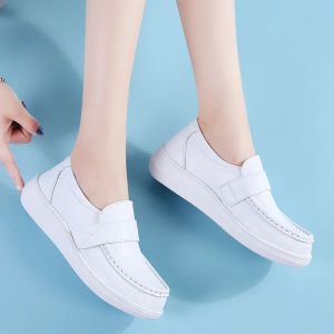 Bottes infirmières Blancs Femme Spring d'été 2022 Nouveaux chaussures simples en cuir souple épais