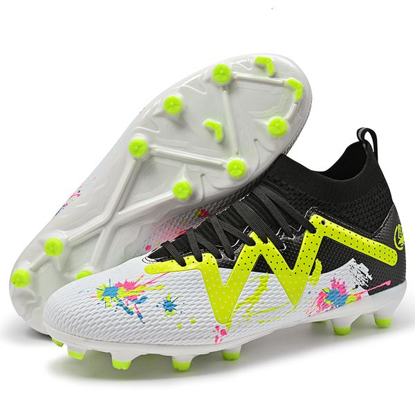 Boots Outdoor Ultralight Football Dress Soccer Chaussures Men de formation non glissée Match Sport Cleats Grass Futsal Unisexe 230815 217