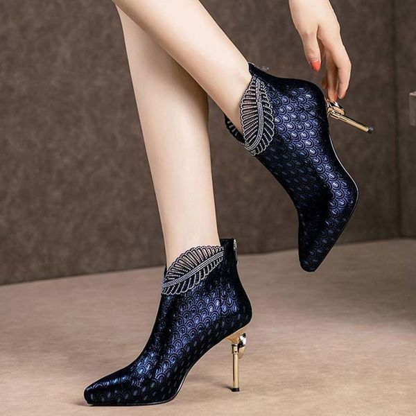 Bottes en cuir gaufré motif paon pour femmes, mode printemps, bout pointu, talons hauts, brillant, cheville de fête, 2023, 230920