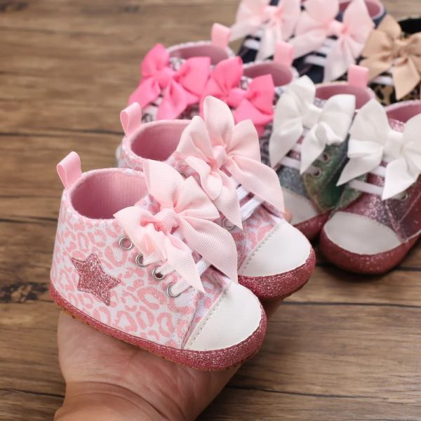 Boots Pink Baby Girls Chaussures Bling Tolevas Chaussures pour nouveau-nés First Walking Nonslip Kids Sneakers Classic Star Toddler Shoe