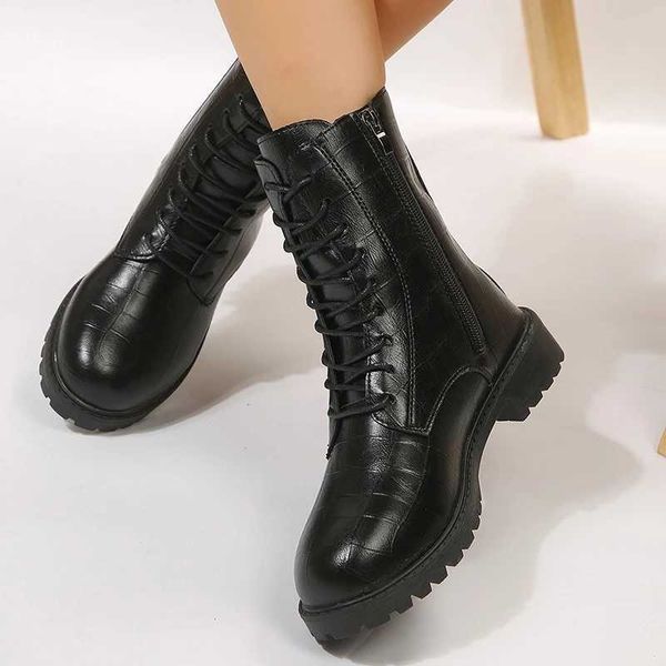 Botas Botas de combate negras de cuero Pu para mujer, botines con plataforma de fondo grueso, talla grande 42, zapatos de motocicleta con cremallera lateral, otoño 2023