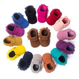 Laarzen PU suède pasgeboren baby jongen meisje baby Mocassins zachte Moccs schoenen baby rand zachte zool antislip schoenveters 231027