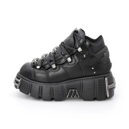 Botas estilo punk zapatos de mujer con cordones altura del talón 6 cm zapatos de plataforma mujer gótico tobillo rock botas decoración de metal mujer zapatillas de deporte 231207