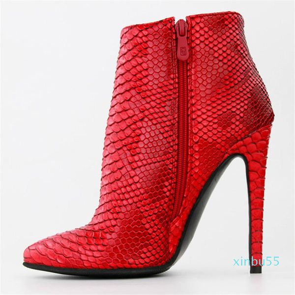 Botas Tobillo de grano de piel de serpiente roja para mujer Tacones altos Punta estrecha Damas Sexy Cremallera Zapatos cortos Tamaño grande