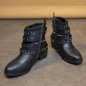 Bottes rétro style britannique court 2023 hiver femme talon épais talon haut boucle de ceinture rivet grande taille