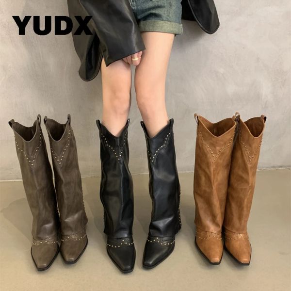 Botas Rivet Western Cowboy Knee Alto botas Damas 2023 Nuevos tacones gruesos vintage Slip on Pombs Women Knight Cowgirl Zapatos Sólidos