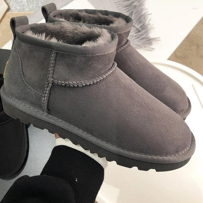 Bottes en peau de mouton daim cuir laine naturelle doublée de fourrure hommes décontracté cheville hiver neige courte chaussures chaudes Style Couple grande taille