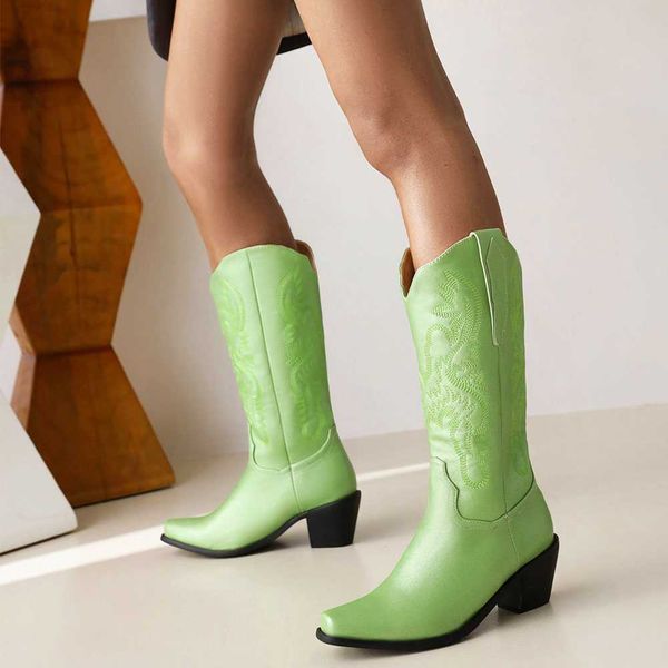 Botas de invierno de mujer vintage de metal brillante, zapatos de tacón de aguja de estilo occidental de tela vaquera bordada, botas de otoño rosa para ciclismo L230711