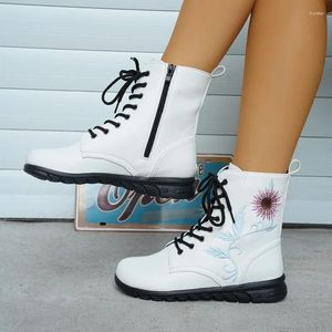 Boots Chaussures pour femmes 2024 Side Zip Plat de la cheville féminine avec orteil rond broder plus tailler les dames