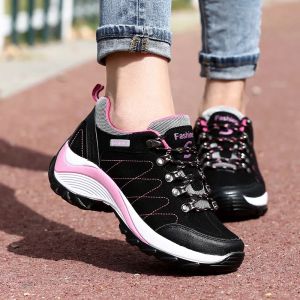 Boots Chaussures pour les femmes Walking Sneakers Breathable Gym Jogging Chaussures de tennis extérieures Randonnées imperméables grimper femme Sports Chaussures