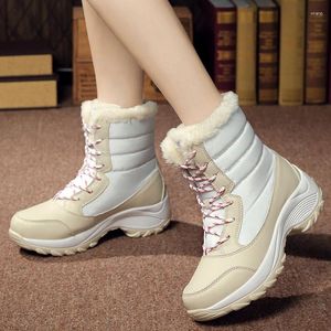 Boots Chaussures pour femmes plate-forme d'hiver imperméable 2024 Snow Leather Flat avec cuisse High Womens Comfort Women's
