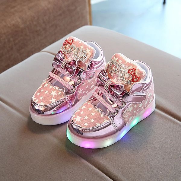 Bottes taille 21 30 bébé chaussures LED pour filles Anti glissant lumineux baskets respirant brillant décontracté lumière LED Up 231017