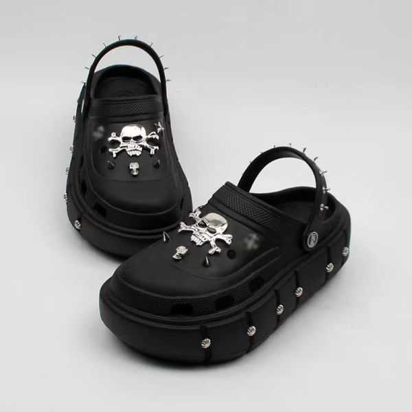 Botas Summer Women Sandals Platform Slippers Punk Punk Cool Garden Zapatos Tacones de metal Charms Wedge Soft Eva Casual Shoes para mujer