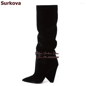 Boots Surkova Black Velvet Spike Talon Knee Femmes Haute Plidés Points Point Luxe Chaussures Banquet d'hiver Automne