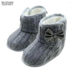 Boots Telotuny 2024 Toddler Girls Snow Chaussures Born Baby Automn Coton Winter Keep Warm Sold Sole Plancheur Préwalker 919