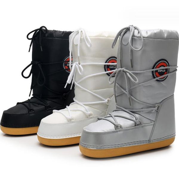 Botas Las mismas botas espaciales de esquí de invierno populares de Internet, botas de nieve de diseñador para mujer con punta redonda y tubo medio, zapatillas de deporte engrosadas con forma de luna