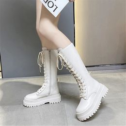 Bottes épaissir hiver chevalier botte genou haut long talon carré rétro épais moto noir blanc Botas 231116