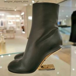 Laarzen Topkwaliteit enkellaarzen Modeontwerpers schoenen Volnerf leer Metaalvormige hak Koeienhuid damesschoenen 9 cm Hoge hakken gevechtslaars 35-41 met doos Q240321