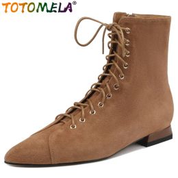 Boots Totomela 2023 Nouveau groupe étroit Kid Kid Suede Leather Boots Boots Femelle Femelle Bottes de printemps Square Talons bas pour femmes Chaussures