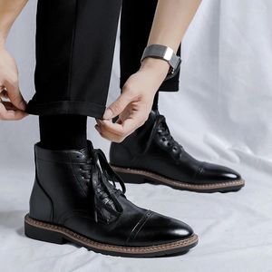 Boots Vintage British Men Ankle Handmade Casual Business Cuir Chaussures en cuir Outdoor Motorcycle Brogue Hiver d'automne