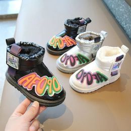 Laarzen Warme kinderschoenen voor jongens meisjes Dikke winterschoenen Wandelen Waterdicht Antislip Winter Katoen Outdoor Snowboots 231108