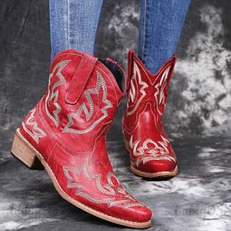 Botas Botas de vaquero occidental Zapatos de invierno de cuero de imitación Botas de mujer étnicas retro Calzado bordado Zapatos de mujer de gran tamaño Botas Mujer T231121
