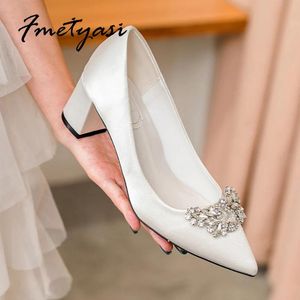 Boots Chaussures de mariage blancs Bloc talons chaussures nuptiales Satin pointu à odeurs