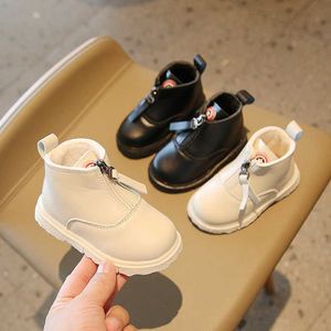 Bottes en gros Lots en vrac enfant élégant avant fermeture éclair bébé enfant en bas âge court doux en cuir PU filles garçons en peluche hiver E10221 Y2210