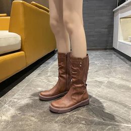 Botas Invierno 2024 Moda Tobillo de mujer Cubierta de zapato con cuero de PU suave en la plataforma de la pierna inferior