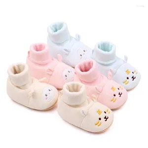 Laarzen Winter Born Baby Sneeuw Warme katoenen schoenen Leuke indoor zachte zool Wandelen voor baby's en peuters