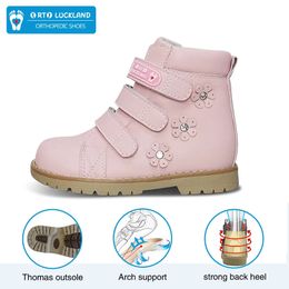 Botas de invierno para niños, zapatos rosas, botas ortopédicas para niños, botines casuales de lujo con diamantes de imitación, calzado escolar de cuero con flores 231013