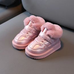 Bottes Bottes de neige d'hiver pour filles en cuir PU peluche chaussures en coton chaud anti-dérapant à semelles souples velours doux chaussures d'hiver pour enfant 231023
