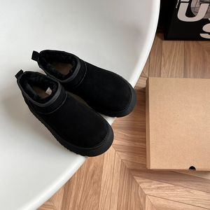 Botas de invierno Ultra Mini Boot Designer Plataforma australiana para hombres Cuero real Botines de piel de tobillo cálido Zapato de lujo 0002