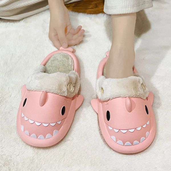 Botas de invierno mujer zapatillas de terciopelo niños lindas zapatillas de tiburón adultos en el hogar zapatos de algodón animal
