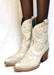 Laarzen Winter Dames Enkel Dames Borduren Vintage Leer Slang Maanfase Western Puntschoen Booties Schoenen30722771283