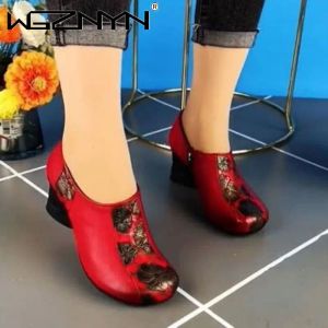 Boots femme mi-talons chaussures fleurs décontractées pompes noir rouge violet véritable pompe en cuir 2023 chaussures de mariage d'automne pour femmes chaussures rétro