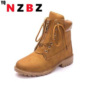 Botas de mujer otoño invierno invierno herramientas planas altas Top Top Top 2022 Zapatos de plataforma de mujer Tubo Mid Lace-Up Botines