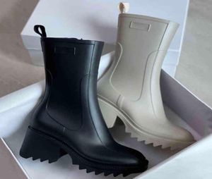 Boots Femmes Betty Boots Tall Rain Boot Welly Chaussures High Heels PVC Rubber Beed Plateforme Kneehigh Black Imperproof Outdoor Rainsh2672530