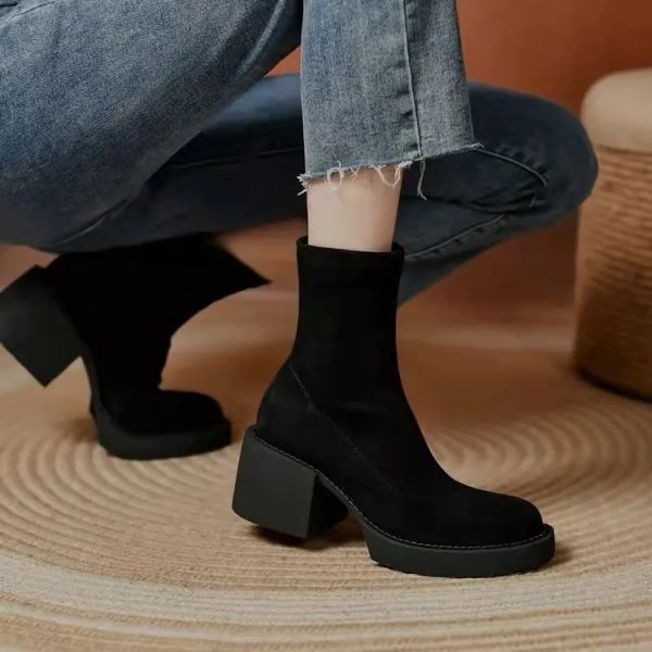 Boots Femmes Boots High Heels Chaussures féminines Clogs Platform sur chaussures hiver