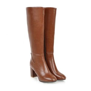 Bottes Femmes Bottes Sur Le Genou Chaussures De Luxe Designer Fermeture À Glissière Sabots Plate-Forme Sur Le Genou Talon Haut Mode En Caoutchouc Dames Tissu Solide Squ 231013