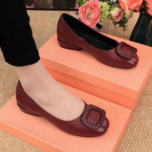 Boots Femmes Flats Chaussures 2022 Couleur solide décontractée Slip on Lady Square Heel High Quality Comfort Party Bureau de mariage Chaussures Zapatos Mujer