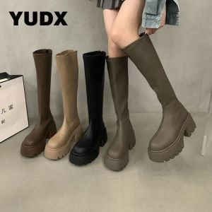 Boots Femmes Long Platform Boots Round Toe Back Zipper CHIGH BOOTS BOOTS HIVER Fashion Punk Punk Ladies Motorcycle Chaussures Big Taille 40