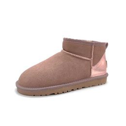 Bottes Femmes Mini Botte De Neige Bottes D'hiver Classique En Daim Garder Au Chaud En Peluche Châtaigne Gris Hommes Femme 5854 Designer Cheville Chaussons Pantoufles ShoesH