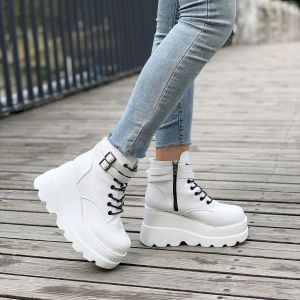 Bottes Femmes Punk Style Lace Up Platform Plateau Talage Bottes à talons Talons Obtenez le look de décoration de ceinture ultime