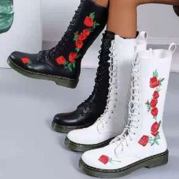 Bottes Bottes pour femmes Automne et hiver Nouveau PU Fashion Printing Midboots Laceup Chaussures décontractées extérieures