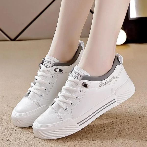 Boots Fashion féminin Hightop Breatping Sneakers 2024 TRENDE BLANC FLAGE CASSOCUSS SPORTS Designer Chaussures de course pour femme Tennis Medames