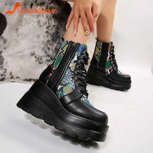 Bottes Bottises de plate-forme gothique punk féminine 2023 Vente chaude Toe Round Lace Up Boucle Bottes courtes Bottes Side Zipper Bottes T230817