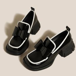 Bottes Chaussures pour femmes Toe à mots de lacets épaissous Nouveau 2022 Automne Patent Patent Cuir épaisse Chaussures Highheed Arc de Sling