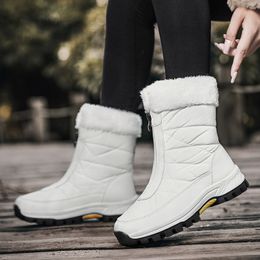 Boots Femmes Bottes de neige étanches Bottines sans glissement hiver hiver léger chaud coton poilu chaussures épaissis de plate-forme en peluche 221207