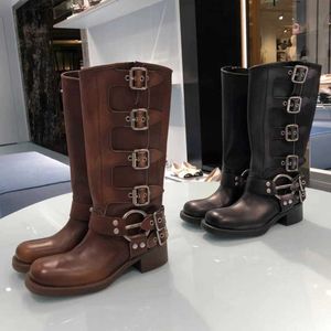 Bottes femmes bottes hautes chaussures de marque Miu style y2k botte de motard en cuir marron bout rond talon épais Martin bootss boucle de ceinture garniture